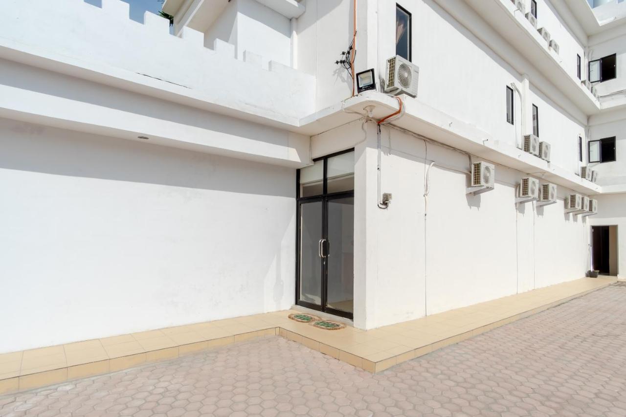 OYO 2895 Paranginan Residence Medan Bagian luar foto