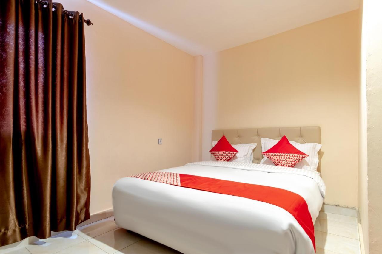 OYO 2895 Paranginan Residence Medan Bagian luar foto